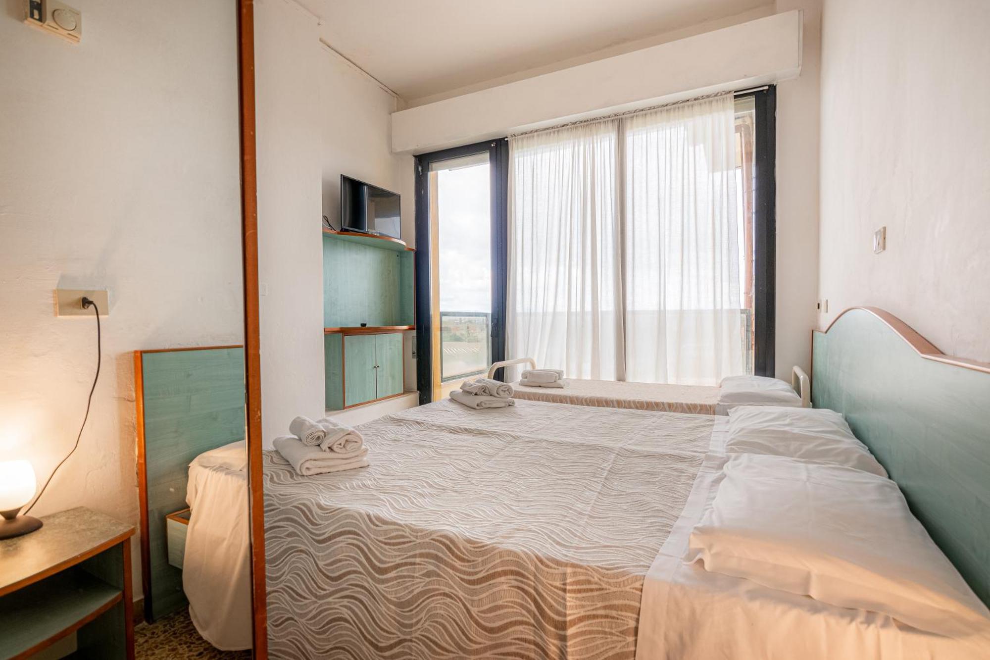 Hotel Crown ริมินี ภายนอก รูปภาพ