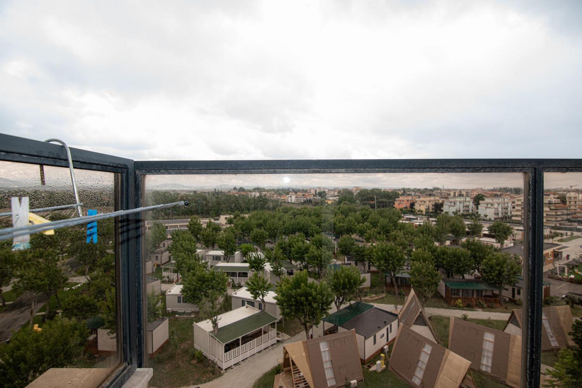 Hotel Crown ริมินี ภายนอก รูปภาพ